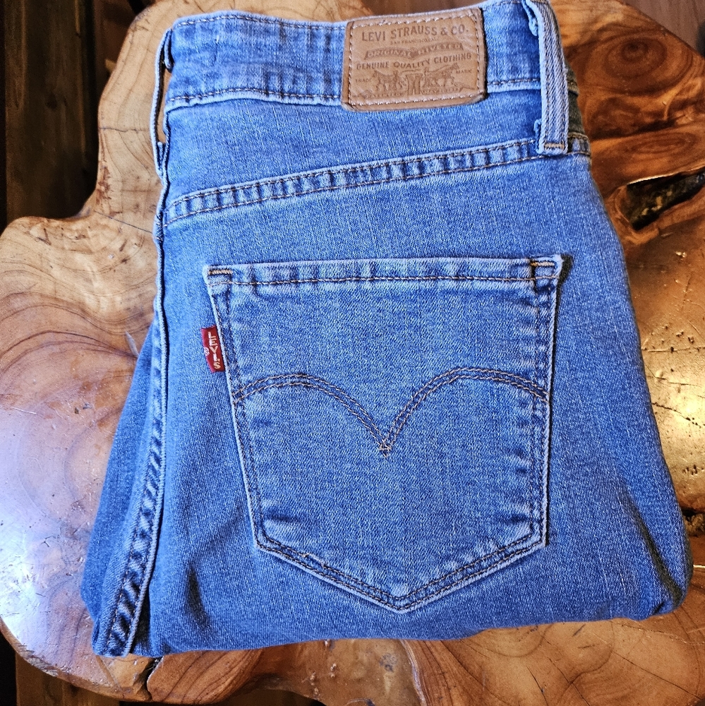 Levi's high rise, skinny jean